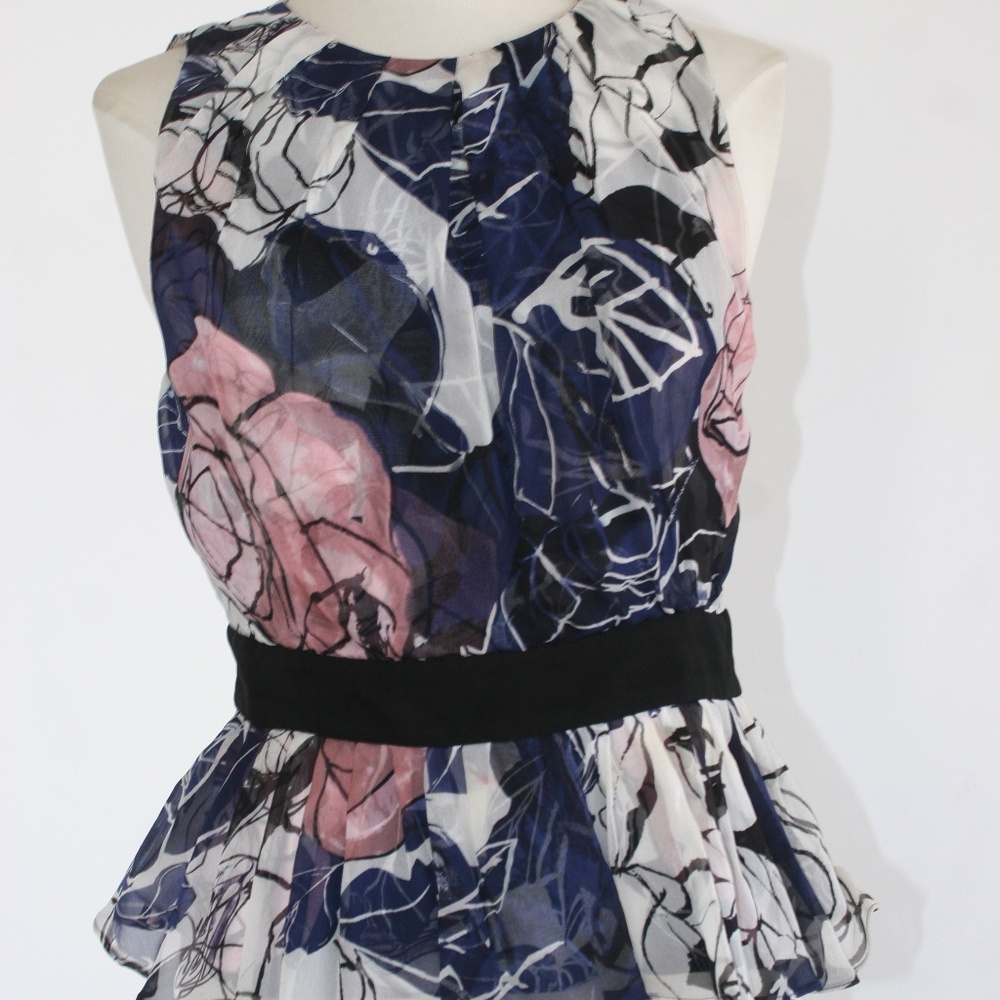 BEAUTIFUL DIANE VON FURSTENBERG BLOUSE 100% SILK